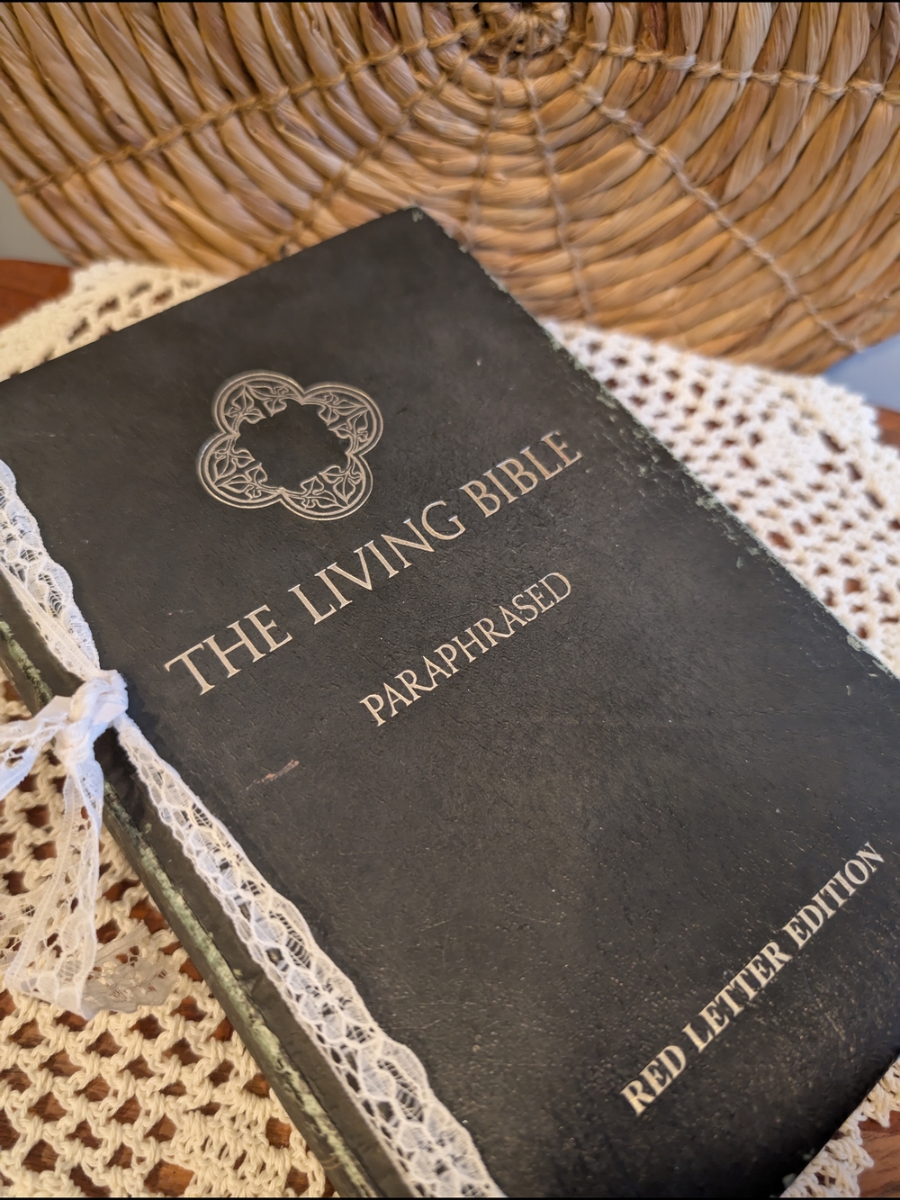 The Living Bible - Paraphrased (Dark Green Cover) 1971 Vintage